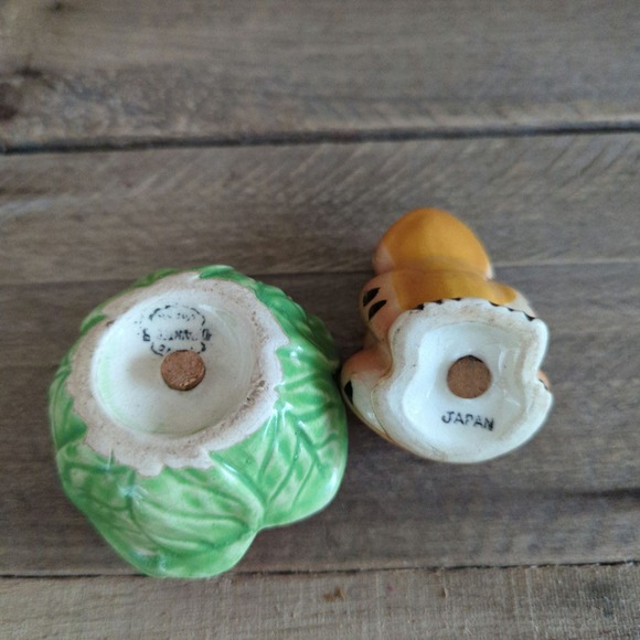 Vintage Handpainted Ceramic Frog on a Lily Pad Salt & Pepper Shakers Japan - Picture 8 of 11